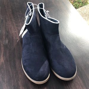 Navy Suede Cat & Jack Boots